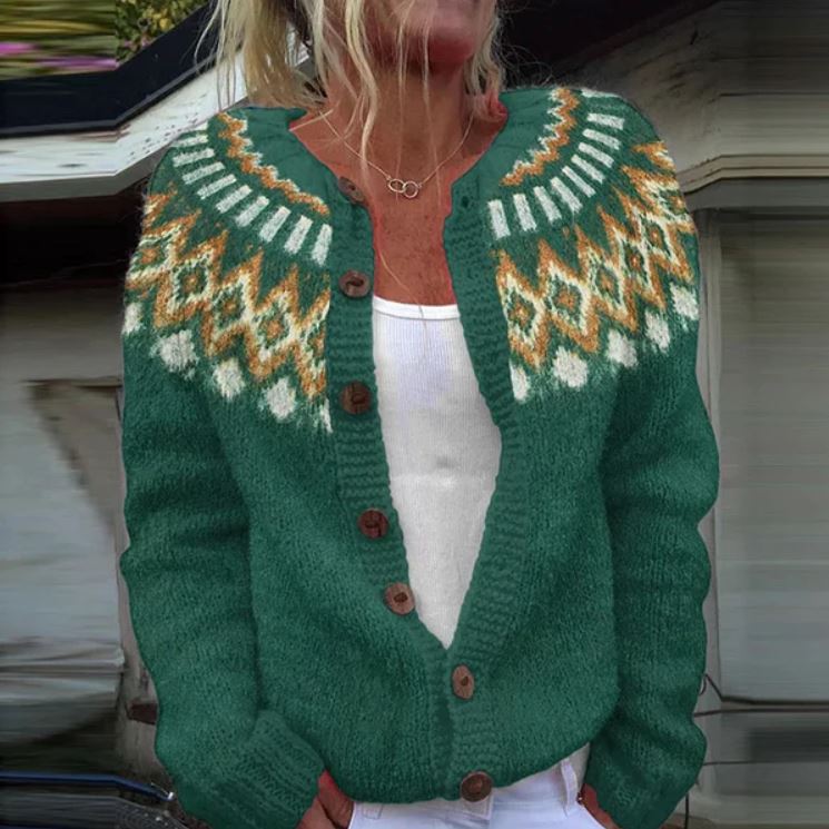 Stickad Kofta med Nordiskt Mönster