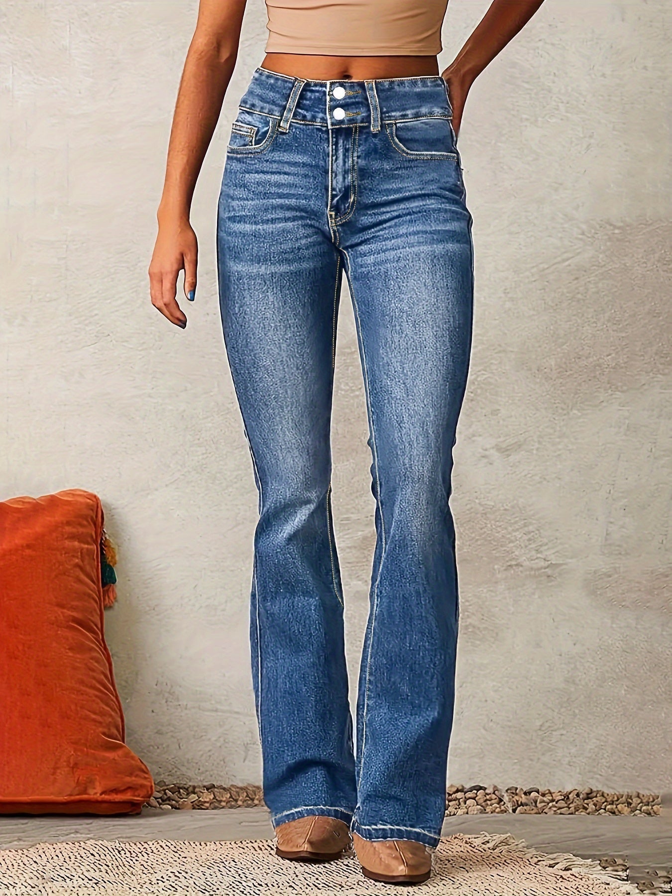 Scarlet™ | Utsvängda jeans med hög midja